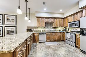 Quiet Condo w/ Patio: 3 Mi to Dtwn Branson!