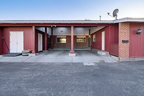 Walk to Paradise Hills Golf Course: Condo w/ Patio