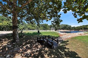 Wild Horses - 1 Bedroom Hotel Room by The Lodges at Fossil Creek