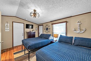 Nautical Nest - 1 Bedroom Hotel Room by The Lodges at Fossil Creek