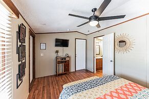 Bohemian Rhapsody - 1 Bedroom Hotel Room by The Lodges at Fossil Creek