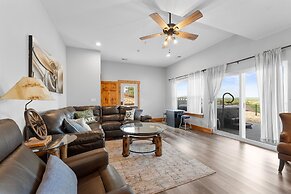 Cc115- Lakeside Landing 8 Bedroom Home