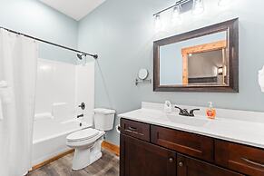 Cc115- Lakeside Landing 8 Bedroom Home