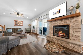 Cc115- Lakeside Landing 8 Bedroom Home