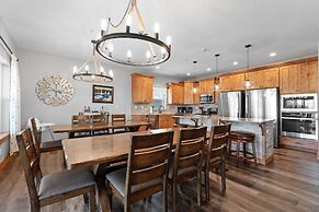 Cc115- Lakeside Landing 8 Bedroom Home