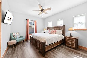 Cc115- Lakeside Landing 8 Bedroom Home