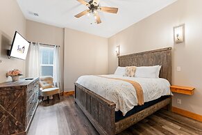 Cc115- Lakeside Landing 8 Bedroom Home