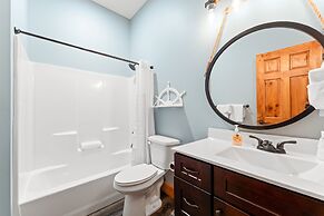 Cc115- Lakeside Landing 8 Bedroom Home