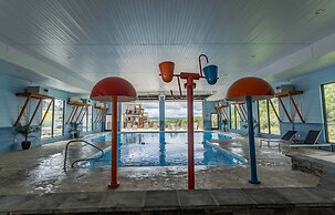 Cc115- Lakeside Landing 8 Bedroom Home