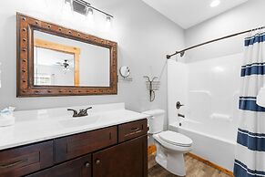 Cc115- Lakeside Landing 8 Bedroom Home