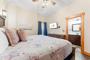 Cc115- Lakeside Landing 8 Bedroom Home