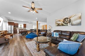 Cc115- Lakeside Landing 8 Bedroom Home