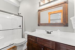 Cc115- Lakeside Landing 8 Bedroom Home