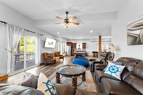 Cc115- Lakeside Landing 8 Bedroom Home