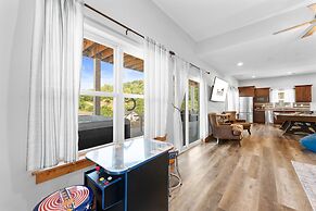 Cc115- Lakeside Landing 8 Bedroom Home