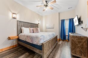 Cc115- Lakeside Landing 8 Bedroom Home