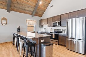 Sum-111 Lincoln Log Lookout 4 Bedroom Home