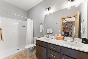 Sum-111 Lincoln Log Lookout 4 Bedroom Home