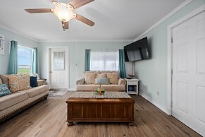 Hook, Wine And Sinker At120 2 Bedroom Home