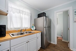 Hook, Wine And Sinker At120 2 Bedroom Home