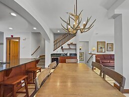 Union Creek Townhome 164d New Listing! 4 Bedroom Townhouse