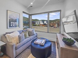 3519 The Ridge, Modern Luxury 5 Bedroom Home