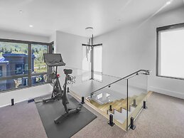 3519 The Ridge, Modern Luxury 5 Bedroom Home