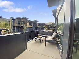 3519 The Ridge, Modern Luxury 5 Bedroom Home