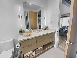 3519 The Ridge, Modern Luxury 5 Bedroom Home