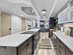 1674 Captain Molly's Hideout! Walk To Slopes! Hottub Pool! 3 Bedroom C