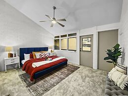 1674 Captain Molly's Hideout! Walk To Slopes! Hottub Pool! 3 Bedroom C