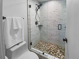 1674 Captain Molly's Hideout! Walk To Slopes! Hottub Pool! 3 Bedroom C