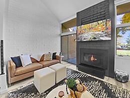 1674 Captain Molly's Hideout! Walk To Slopes! Hottub Pool! 3 Bedroom C