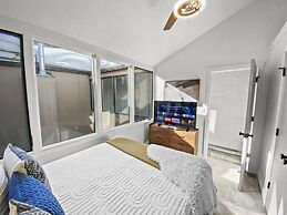 1674 Captain Molly's Hideout! Walk To Slopes! Hottub Pool! 3 Bedroom C