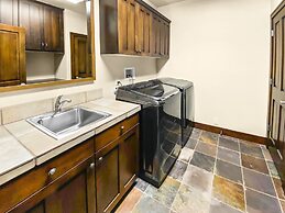 2744 The Cove! Modern Luxury Townhome With Hot Tub, Pool, And Shuttle 