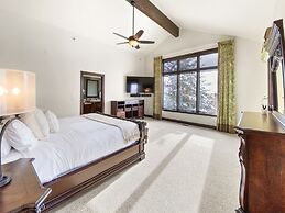 2744 The Cove! Modern Luxury Townhome With Hot Tub, Pool, And Shuttle 