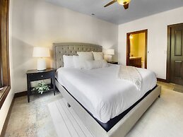 2744 The Cove! Modern Luxury Townhome With Hot Tub, Pool, And Shuttle 