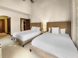 2744 The Cove! Modern Luxury Townhome With Hot Tub, Pool, And Shuttle 