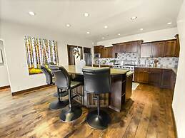 2744 The Cove! Modern Luxury Townhome With Hot Tub, Pool, And Shuttle 