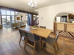 2744 The Cove! Modern Luxury Townhome With Hot Tub, Pool, And Shuttle 