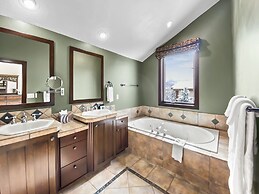 2744 The Cove! Modern Luxury Townhome With Hot Tub, Pool, And Shuttle 