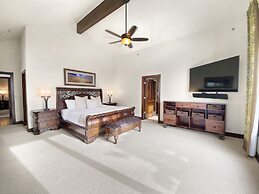 2744 The Cove! Modern Luxury Townhome With Hot Tub, Pool, And Shuttle 