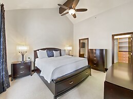 2744 The Cove! Modern Luxury Townhome With Hot Tub, Pool, And Shuttle 