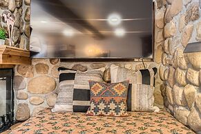 1454 Cozy Condo At Fawngrove Near Dv Base. New Hottub! 2 Bedroom Condo