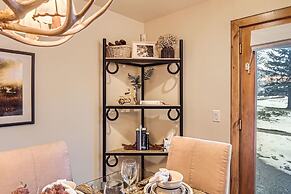 1454 Cozy Condo At Fawngrove Near Dv Base. New Hottub! 2 Bedroom Condo