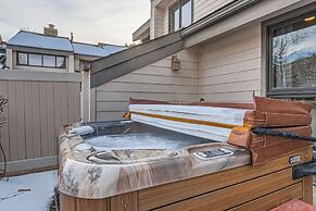 1454 Cozy Condo At Fawngrove Near Dv Base. New Hottub! 2 Bedroom Condo