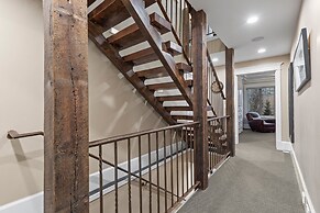 521 Woodside Gem True Ski-in Ski-out On The Gold Coast 3 Bedroom Home