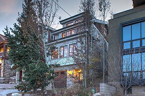 521 Woodside Gem True Ski-in Ski-out On The Gold Coast 3 Bedroom Home