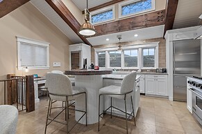 521 Woodside Gem True Ski-in Ski-out On The Gold Coast 3 Bedroom Home