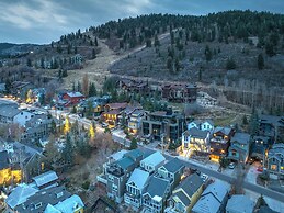 521 Woodside Gem True Ski-in Ski-out On The Gold Coast 3 Bedroom Home